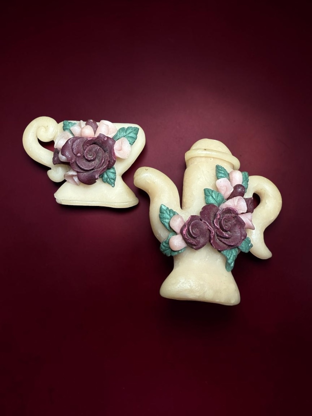 Vintage Resin Cottagecore Teapot & Teacup Pins Brooches Floral Roses Pair Cream
